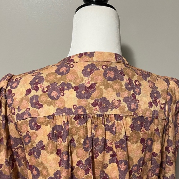 Wilfred Ava Blouse Ling Sleeve Sandy Beige Reverie Purple Floral Motif - Picture 11 of 14